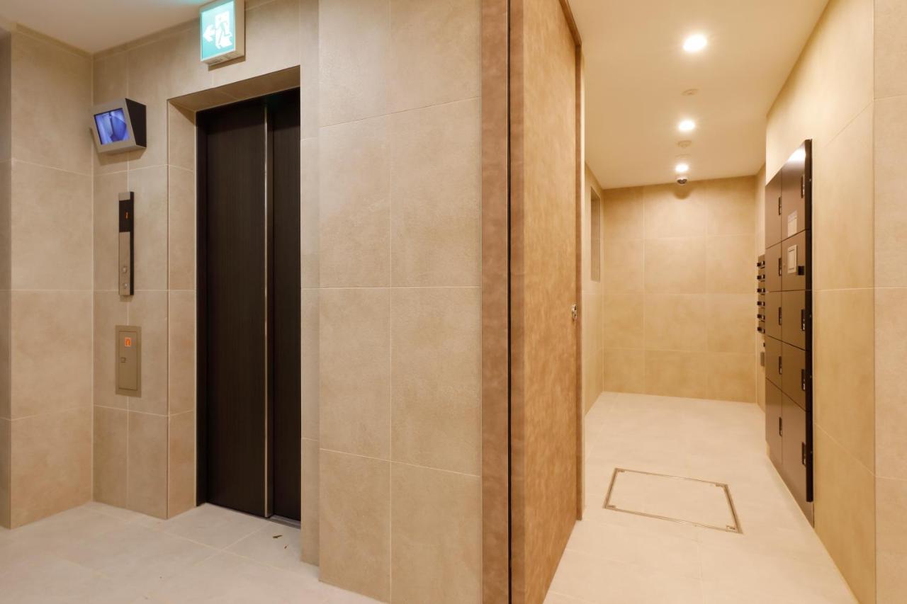 Mat Oshiage Apartemen *